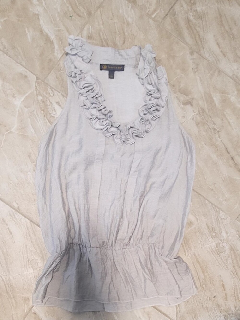 Outback Red Light Gray Ruffled V-Neck Top